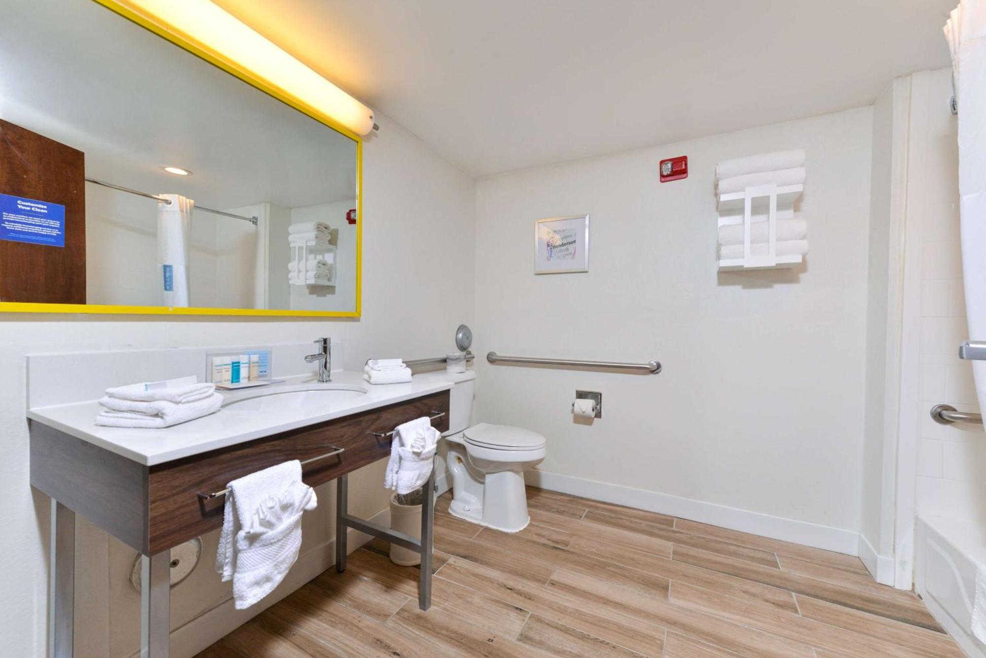 Hampton Inn Хендерсон Экстерьер фото